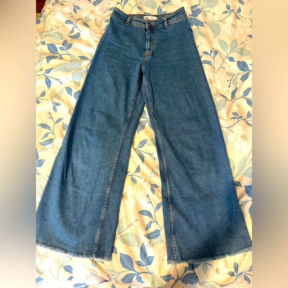 Zara Wide-Leg cropped Jeans size 6